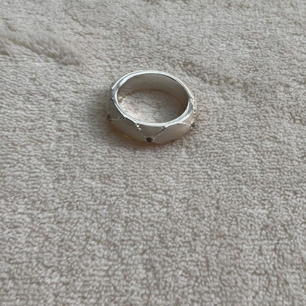 RINGS - Picture 3 of 4